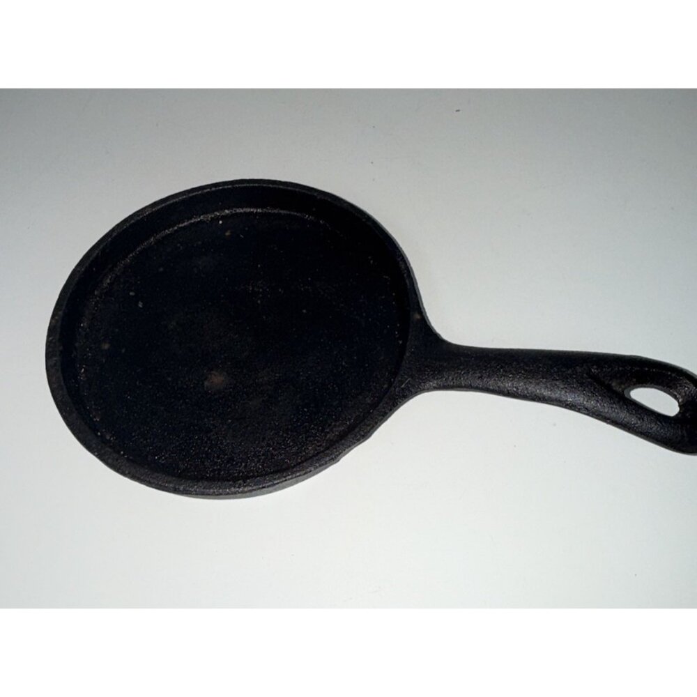 Cast Iron Skillet 5" Frying Pan Sizzle Server Single Egg Cookie Brownie Camping